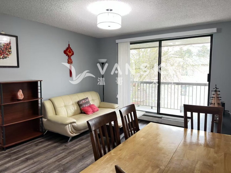 250708093739_Living room p2.jpg